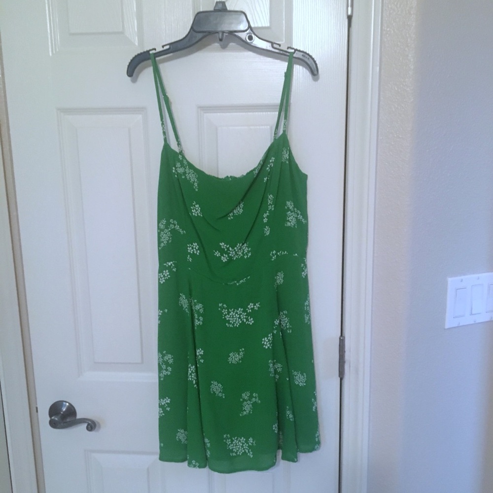 Reformation Stacey mini Dress in Monica. Green. - Picture 5 of 8